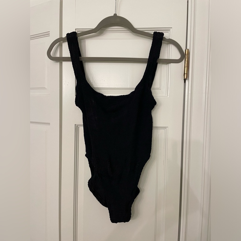 BLACK HUNZA G ONE PIECE